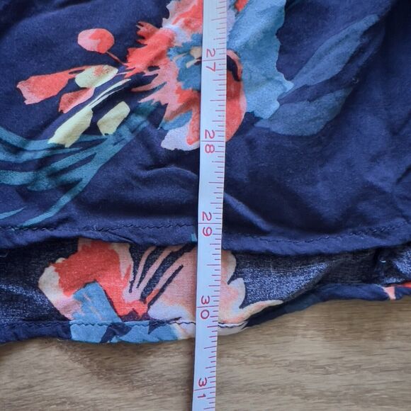 Torrid Top Size 5/5X Fit and Flare Challis Button-Front Floral Navy Blue Multi - Picture 5 of 7